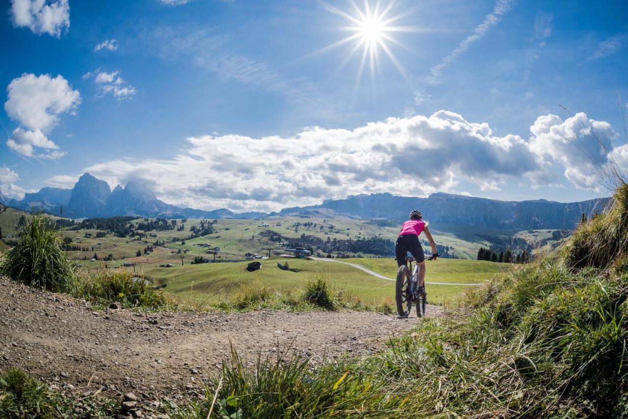 Sporthotel Floralpina Alpe Di Siusi Esterno foto