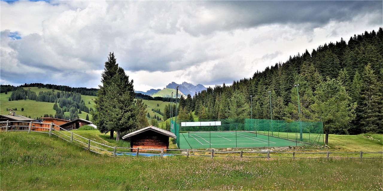 Sporthotel Floralpina Alpe Di Siusi Esterno foto
